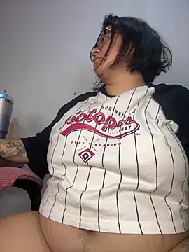 CinnamonCookiez online show from October 16, 2025, 4:35 am