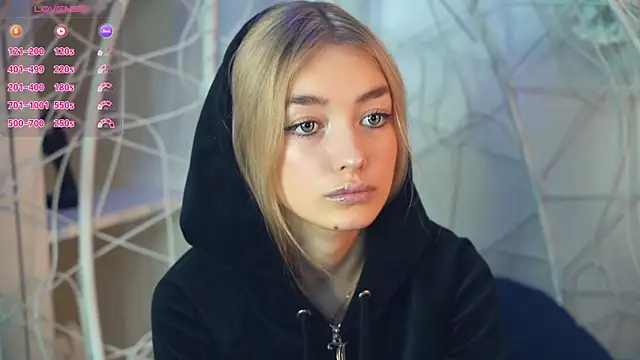 Snapshot of FlairCunard chatting on December 10, 2024, 2:50 pm FlairCunard online show from December 10, 2024, 2:50 pm