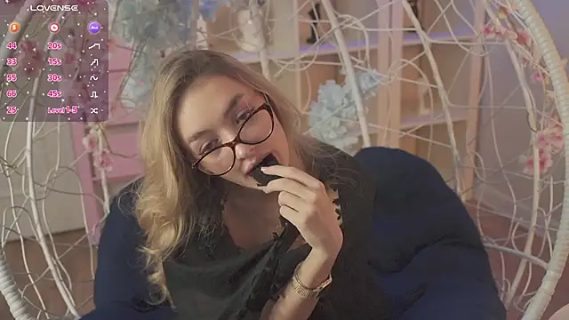 Snapshot of FlairCunard chatting on February 20, 2025, 6:02 pm FlairCunard online show from February 20, 2025, 6:02 pm