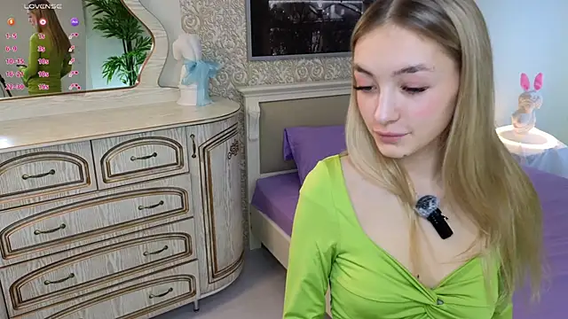 Snapshot of FlairCunard chatting on February 24, 2025, 5:42 pm FlairCunard online show from February 24, 2025, 5:42 pm