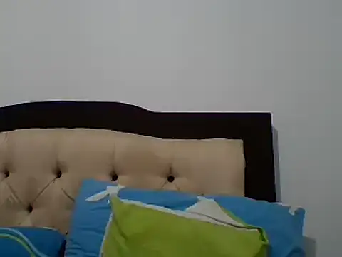 ScarletGlow1 online show from November 25, 2025, 11:38 pm