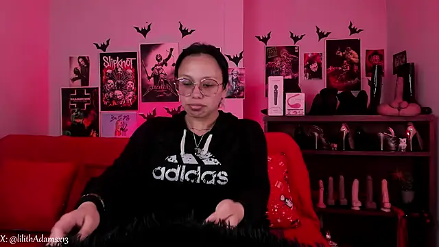 lilith-deveraux online show from January 6, 2026, 2:43 pm