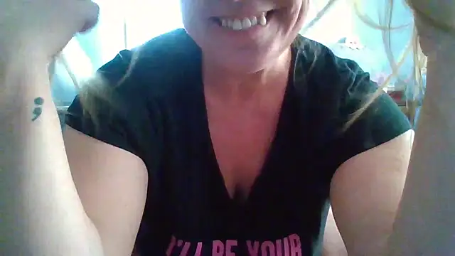 Snapshot of messyclumsyprincess chatting on February 9, 2025, 8:34 pm messyclumsyprincess online show from February 9, 2025, 8:34 pm