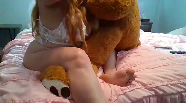 Snapshot of messyclumsyprincess chatting on March 18, 2025, 5:53 pm messyclumsyprincess online show from March 18, 2025, 5:53 pm