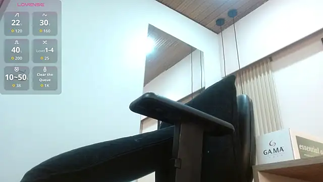 Snapshot of virtual_charm chatting on September 18, 2025, 12:29 pm virtual charm online show from September 18, 2025, 12:29 pm