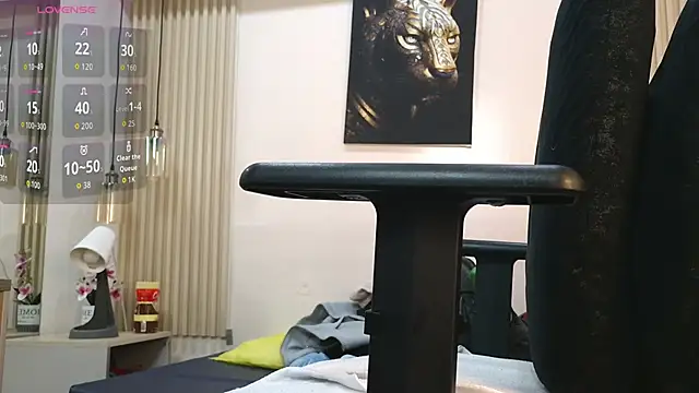 Snapshot of virtual_charm chatting on November 25, 2025, 1:55 pm virtual charm online show from November 25, 2025, 1:55 pm