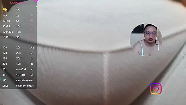 Snapshot of virtual_charm chatting on April 3, 2026, 1:42 pm virtual charm online show from April 3, 2026, 1:42 pm