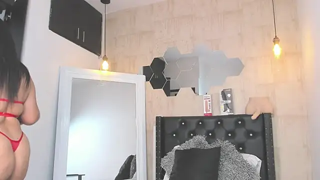 Fransheska-mon online show from November 7, 2025, 1:33 pm