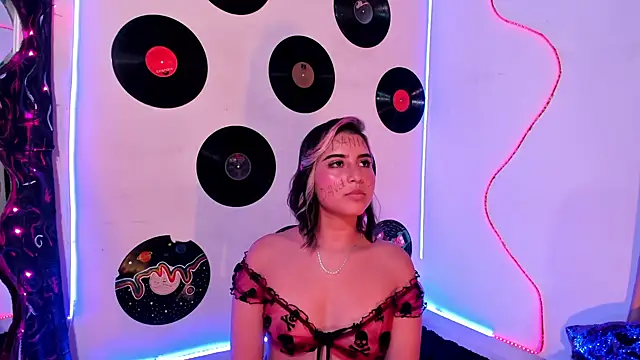  dahian14  online show from January 11, 2025, 4:16 am