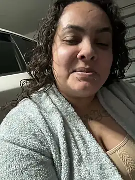 Snapshot of DatBishYouMiss chatting on January 23, 2025, 7:40 pm DatBishYouMiss online show from January 23, 2025, 7:40 pm