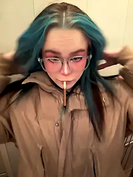 MaddisonHaas online show from November 29, 2025, 1:52 am