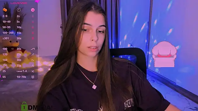 Snapshot of heiley_meow chatting on October 21, 2025, 9:15 pm heiley meow online show from October 21, 2025, 9:15 pm