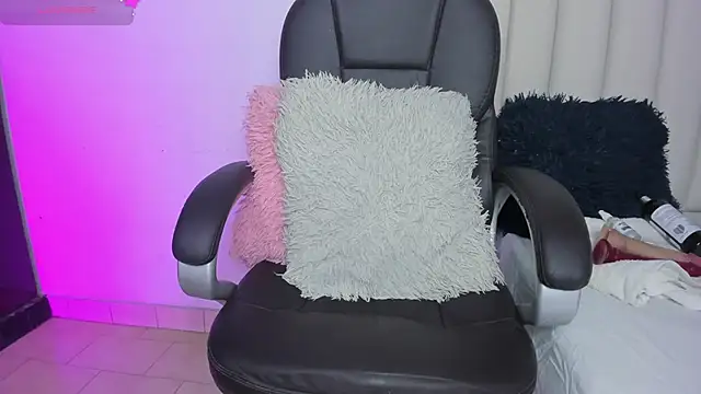 Snapshot of Marian_Boobs chatting on February 14, 2026, 8:16 pm Marian Boobs online show from February 14, 2026, 8:16 pm