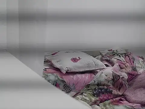 Snapshot of uleglasuczPL chatting on October 7, 2025, 10:40 pm uleglasuczPL online show from October 7, 2025, 10:40 pm