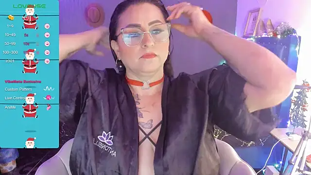 Snapshot of Ivonnee__ chatting on December 18, 2024, 4:09 am Ivonnee online show from December 18, 2024, 4:09 am