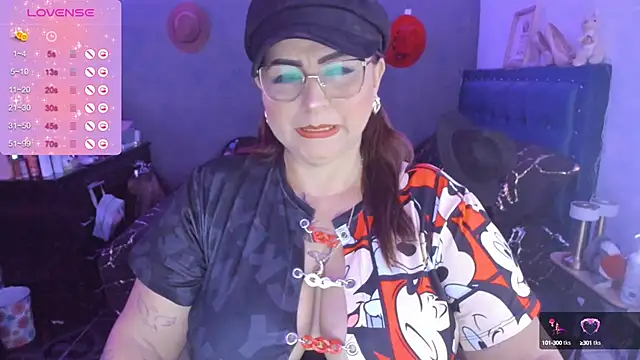 Snapshot of Ivonnee__ chatting on January 8, 2025, 2:03 am Ivonnee online show from January 8, 2025, 2:03 am