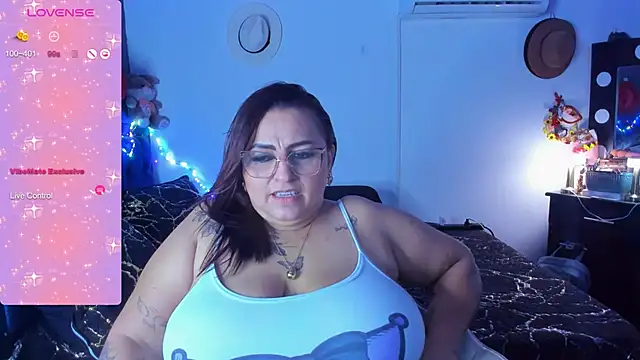 Snapshot of Ivonnee__ chatting on January 18, 2025, 5:31 am Ivonnee online show from January 18, 2025, 5:31 am