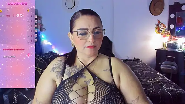 Snapshot of Ivonnee__ chatting on January 19, 2025, 2:47 am Ivonnee online show from January 19, 2025, 2:47 am