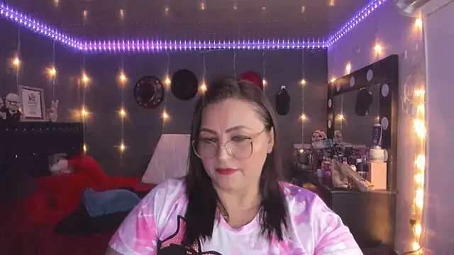 Snapshot of Ivonnee__ chatting on March 7, 2025, 3:29 am Ivonnee online show from March 7, 2025, 3:29 am