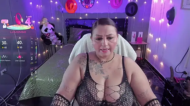 Snapshot of Ivonnee__ chatting on January 16, 2026, 3:10 am Ivonnee online show from January 16, 2026, 3:10 am