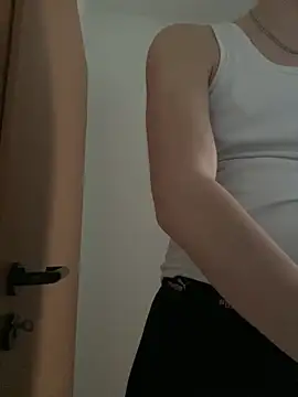 kevin344112 online show from March 1, 2025, 12:12 pm