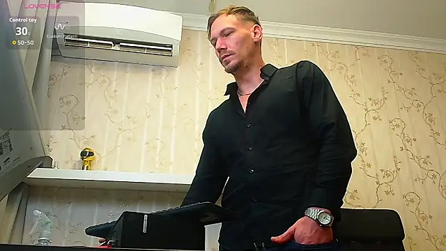 Snapshot of MateoBenjaminX chatting on October 19, 2025, 5:19 am MateoBenjaminX online show from October 19, 2025, 5:19 am