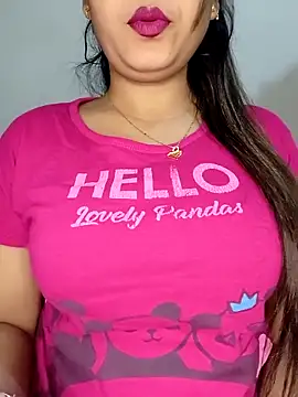 Shanaya Hotty online show from December 21, 2025, 9:00 pm