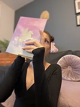 Snapshot of Mia_Ethan chatting on February 12, 2025, 6:40 am Mia Ethan online show from February 12, 2025, 6:40 am