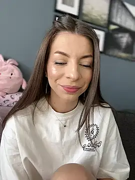 Snapshot of Mia_Ethan chatting on February 22, 2025, 8:40 am Mia Ethan online show from February 22, 2025, 8:40 am