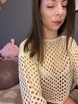 Snapshot of Mia_Ethan chatting on March 11, 2025, 4:43 am Mia Ethan online show from March 11, 2025, 4:43 am