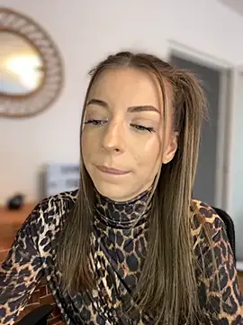 Snapshot of Mia_Ethan chatting on October 22, 2025, 8:03 am Mia Ethan online show from October 22, 2025, 8:03 am