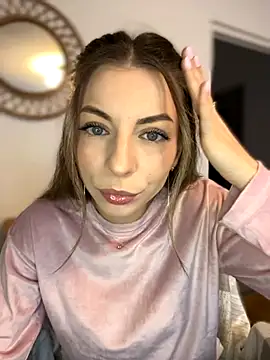 Mia Ethan online show from November 7, 2025, 10:48 am