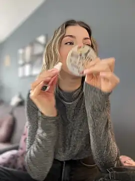 Snapshot of Mia_Ethan chatting on March 13, 2026, 7:37 am Mia Ethan online show from March 13, 2026, 7:37 am