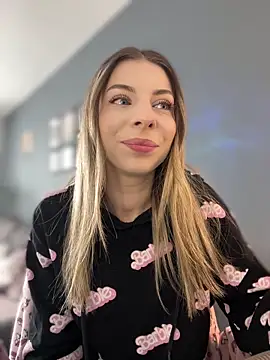 Snapshot of Mia_Ethan chatting on March 26, 2026, 8:53 am Mia Ethan online show from March 26, 2026, 8:53 am