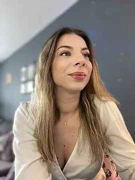 Snapshot of Mia_Ethan chatting on March 28, 2026, 8:03 am Mia Ethan online show from March 28, 2026, 8:03 am