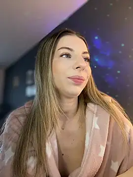 Snapshot of Mia_Ethan chatting on April 1, 2026, 7:31 am Mia Ethan online show from April 1, 2026, 7:31 am