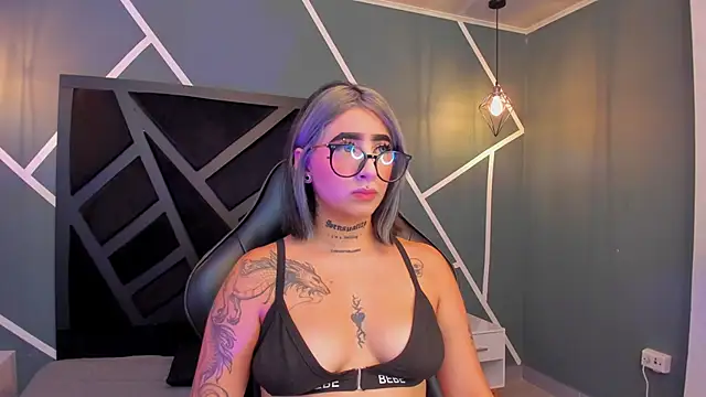 Alahia Dangelo online show from September 22, 2025, 11:34 am