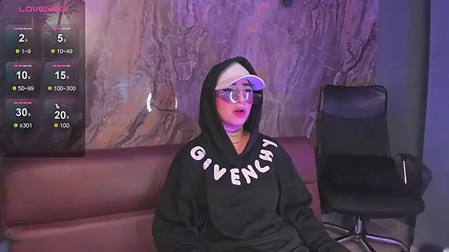 Alahia Dangelo online show from November 27, 2025, 5:26 pm