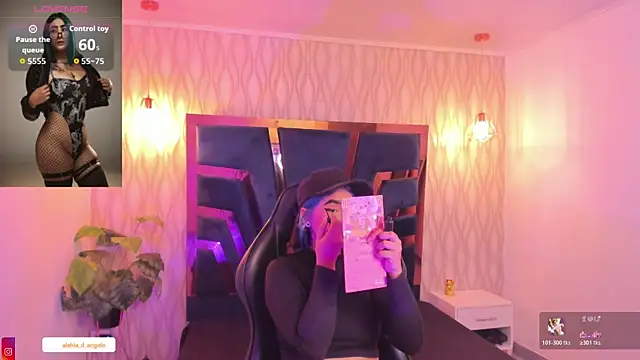 Snapshot of Alahia_Dangelo chatting on December 19, 2025, 6:04 pm Alahia Dangelo online show from December 19, 2025, 6:04 pm