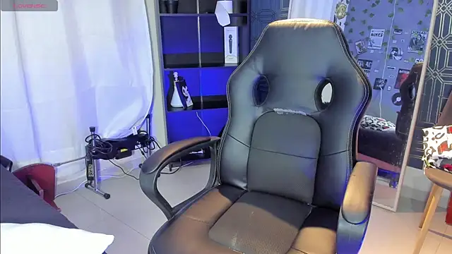  maria foxx  online show from December 22, 2025, 11:13 pm