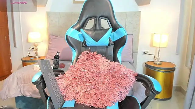  maria foxx  online show from February 2, 2026, 2:27 pm