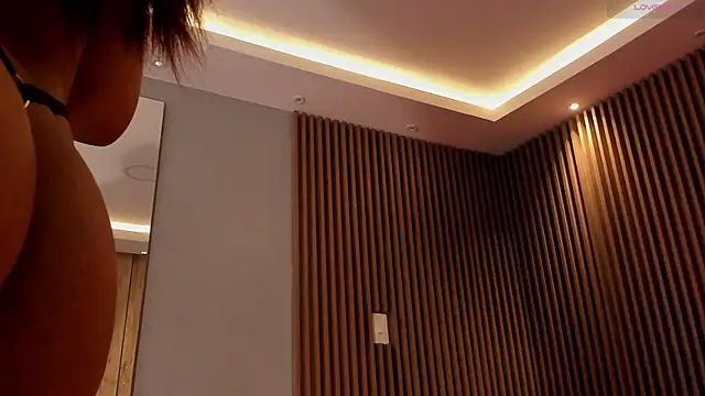 Snapshot of Eilin_clio chatting on January 4, 2025, 12:38 pm Eilin clio online show from January 4, 2025, 12:38 pm