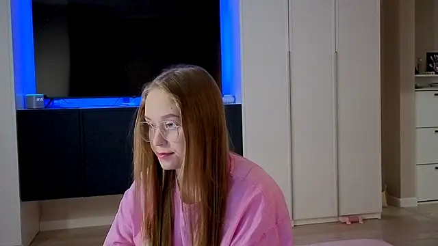 endlesssoffi online show from October 31, 2025, 7:26 pm