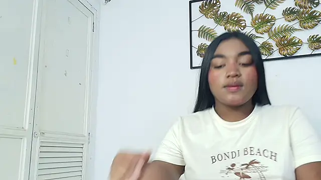 Snapshot of kayna_gomez chatting on October 17, 2025, 8:22 pm kayna gomez online show from October 17, 2025, 8:22 pm