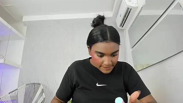 Snapshot of kayna_gomez chatting on October 31, 2025, 7:37 pm kayna gomez online show from October 31, 2025, 7:37 pm