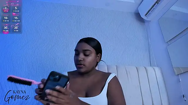 Snapshot of kayna_gomez chatting on December 4, 2025, 7:00 pm kayna gomez online show from December 4, 2025, 7:00 pm