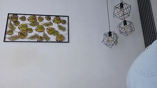 kayna gomez online show from December 18, 2025, 6:58 pm