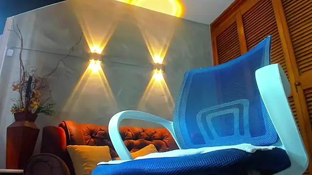 Snapshot of Dylanstonne chatting on December 1, 2024, 8:20 pm Dylanstonne online show from December 1, 2024, 8:20 pm