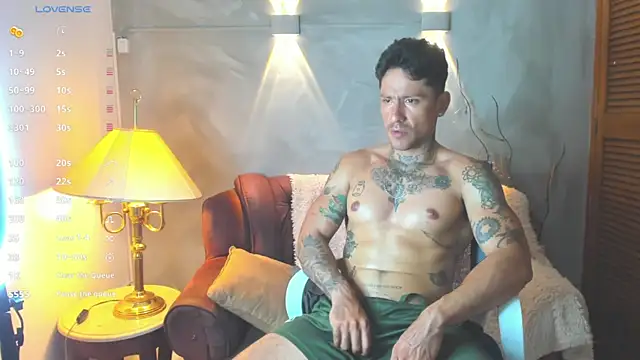 Snapshot of Dylanstonne chatting on January 9, 2025, 9:47 pm Dylanstonne online show from January 9, 2025, 9:47 pm