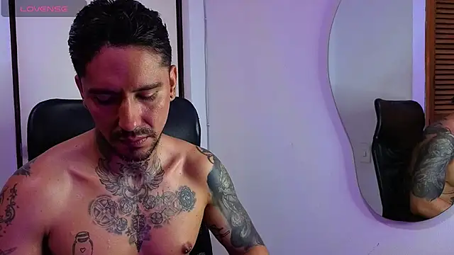 Dylanstonne online show from November 27, 2025, 9:06 pm